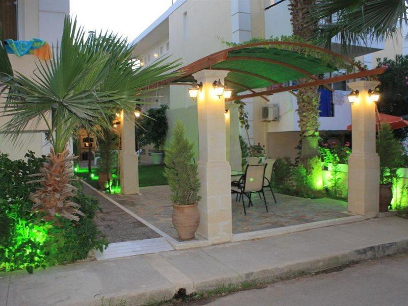 פלטאנס Varvaras Diamond Hotel מראה חיצוני תמונה