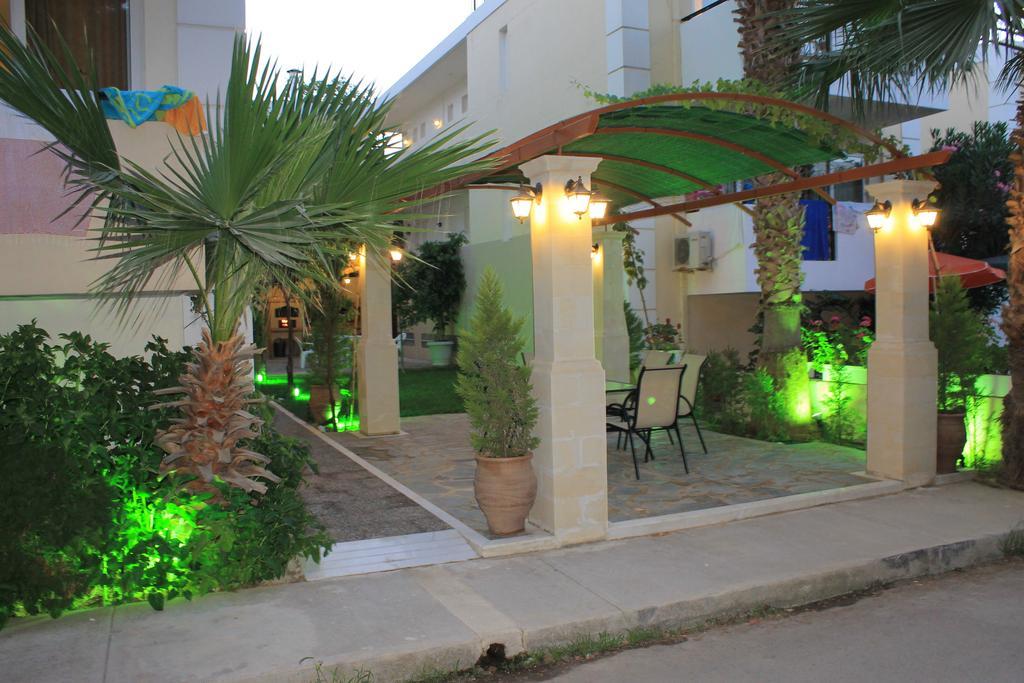 פלטאנס Varvaras Diamond Hotel מראה חיצוני תמונה