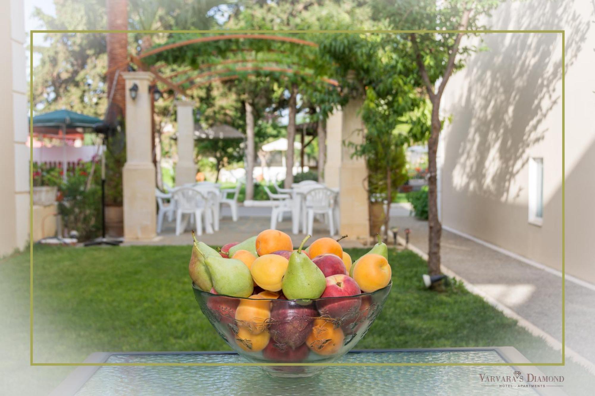 פלטאנס Varvaras Diamond Hotel מראה חיצוני תמונה