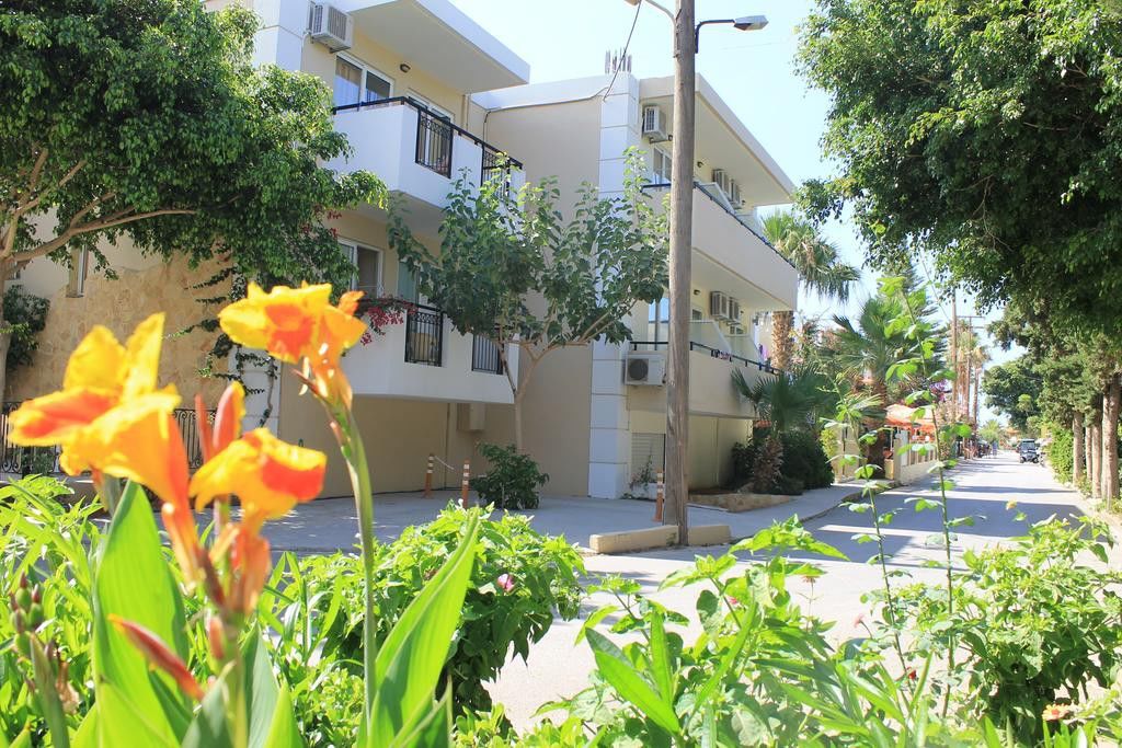 פלטאנס Varvaras Diamond Hotel מראה חיצוני תמונה