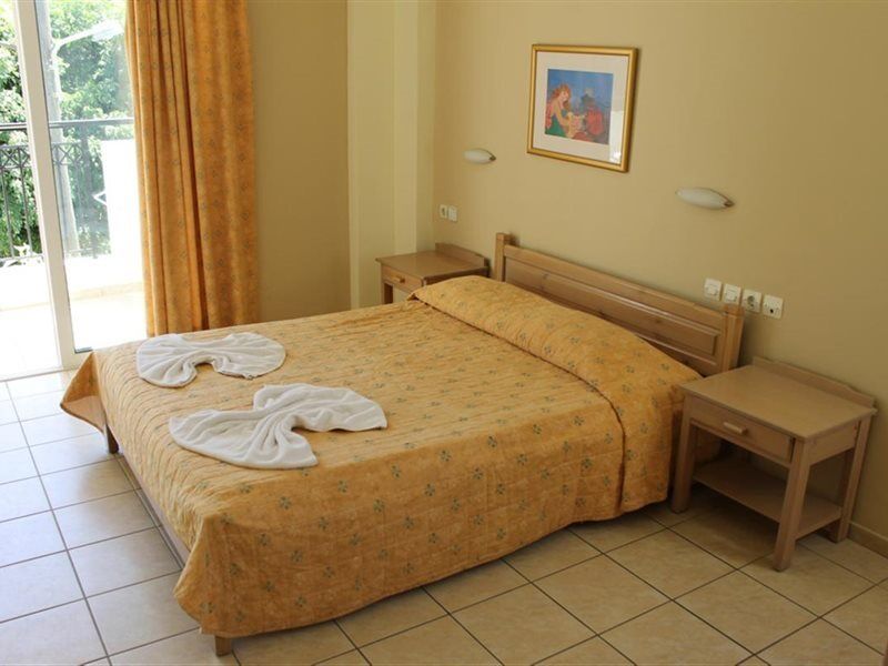 פלטאנס Varvaras Diamond Hotel מראה חיצוני תמונה